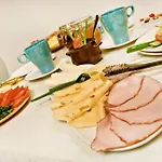公寓式酒店 Five Stars