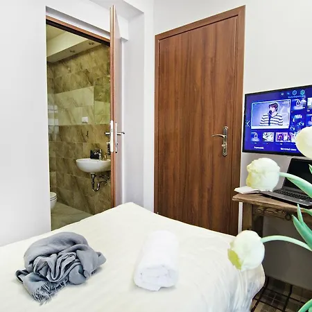 Five Stars Apartahotel 2*